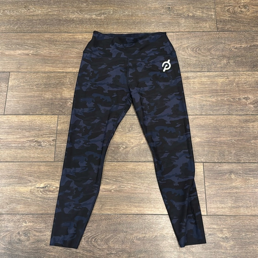Peloton Reversible Camo Legging Size Large